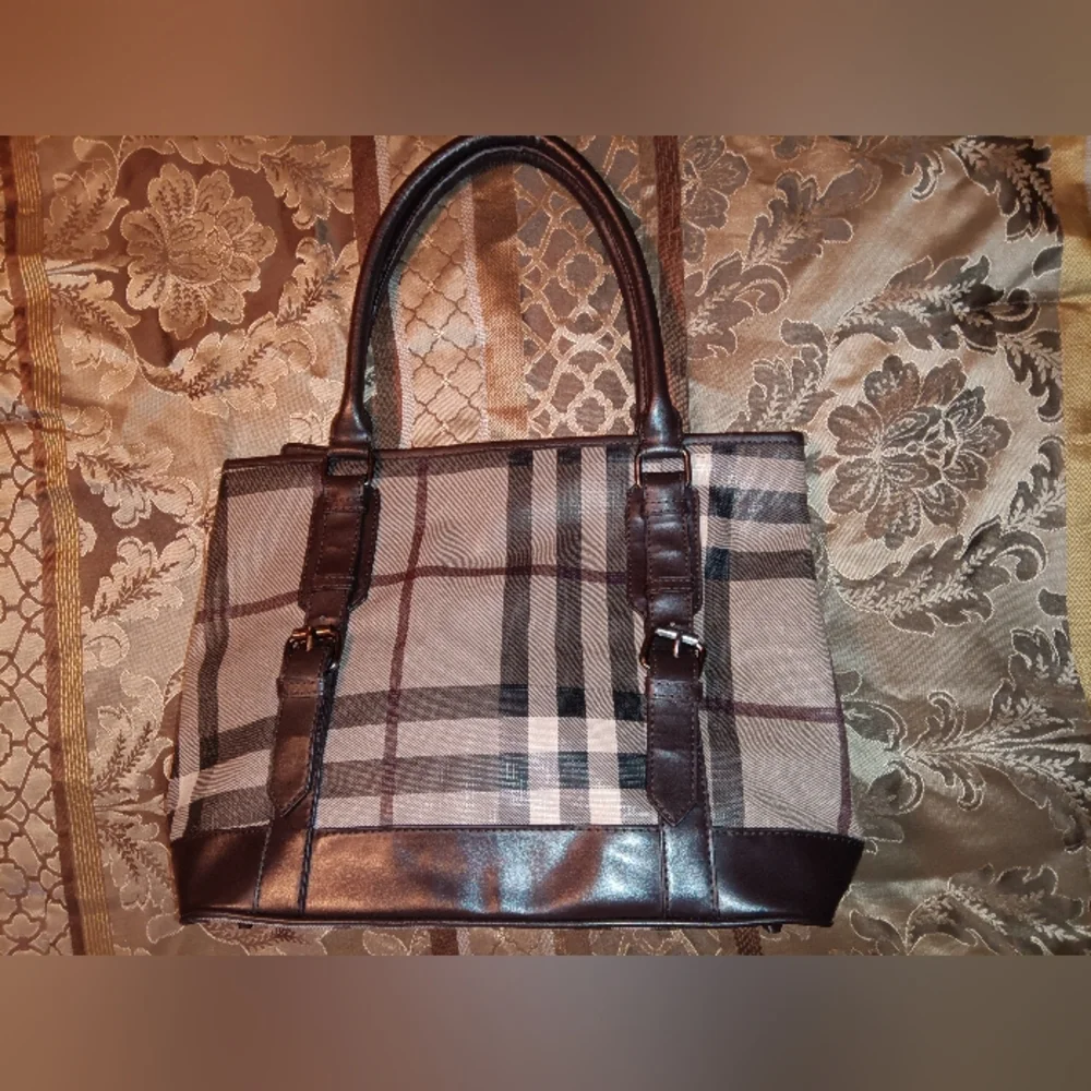 BURBERRY BAG 👜 - Picture 2 of 16